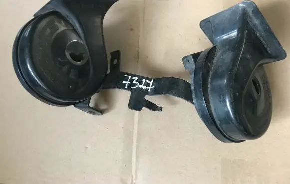 Volkswagen Golf III Horn signal 191951221