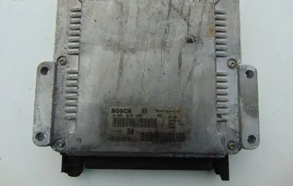 Peugeot 406 Engine control unit/module 9637089580 0281010165