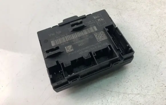 Volkswagen Golf VII Door control unit/module 5Q0959393E