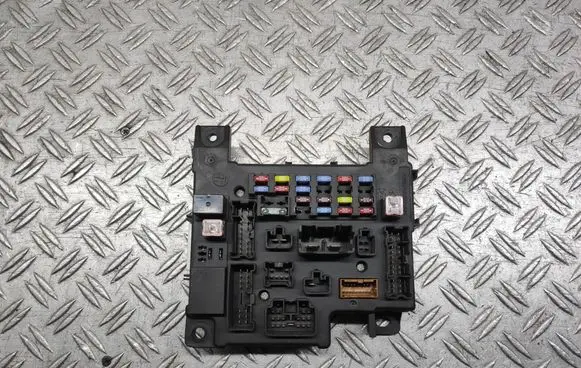 Mitsubishi Lancer VIII Fuse module 8637A320 L8637002A 519344113
