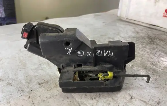 Hyundai Matrix Rear door lock