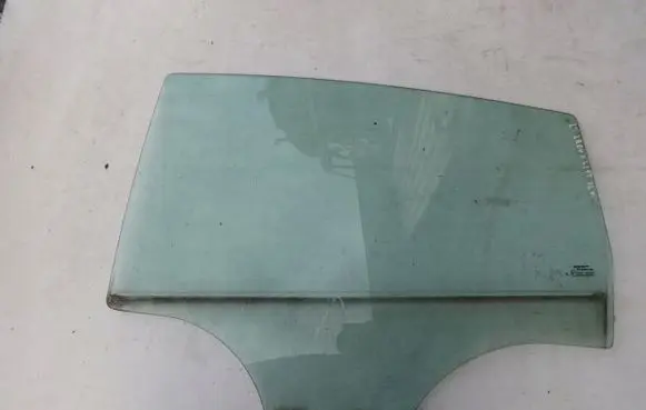 Seat Leon (1P) Sliding door window/glass 