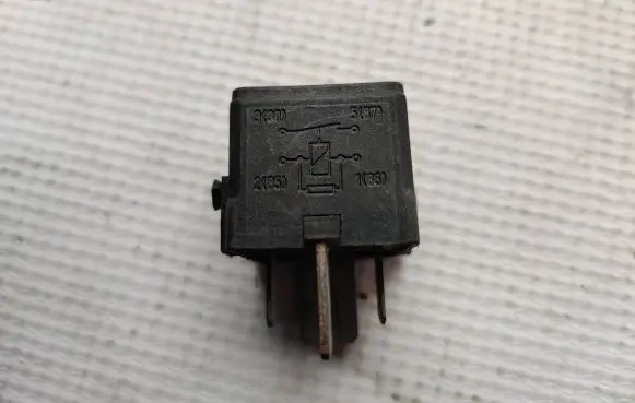 Mercedes-Benz Sprinter W901 W902 W903 W904 Other relay A0025421519 4RA00779302