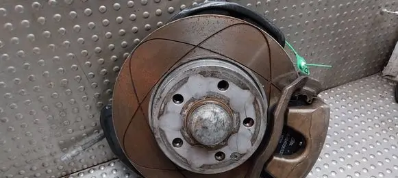 Mercedes-Benz C W204 Front wheel hub spindle knuckle 20401