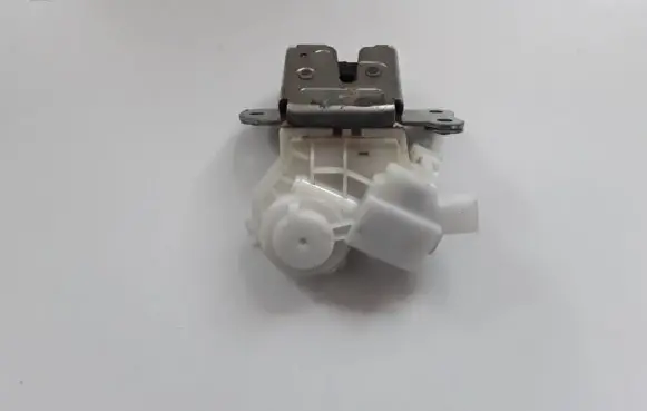 Loading door lock