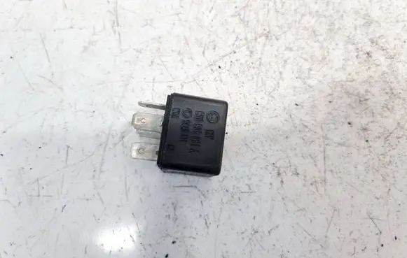 Skoda Octavia Mk2 (1Z) Other relay 6U0906061A