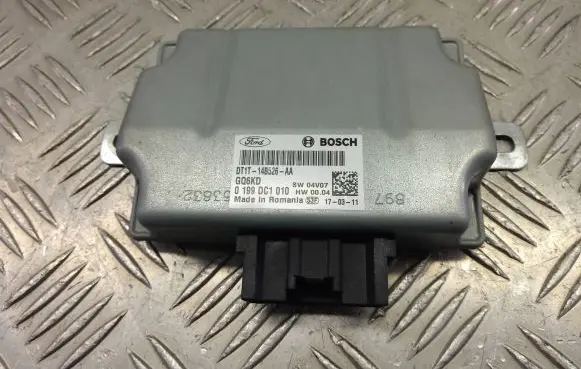 Ford Kuga II Voltage converter inverter DT1T-14B526-AA