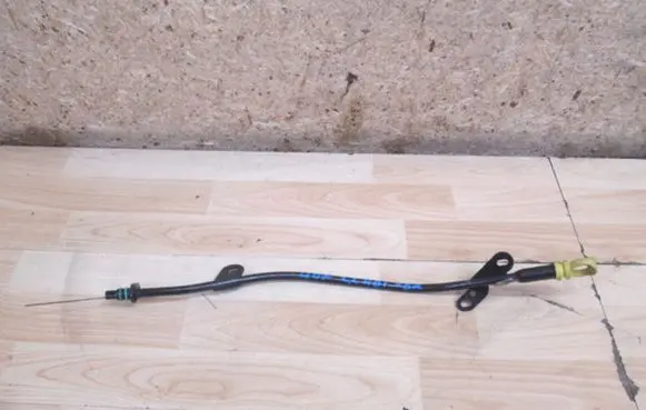 Peugeot 407 Oil level dip stick 