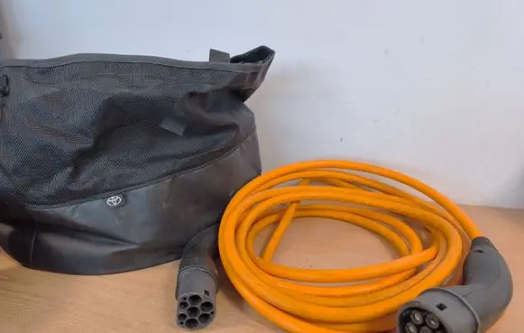 Toyota C-HR II Electric car charging cable PZ42DT0B15
