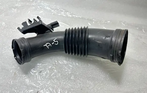 Audi A5 8T 8F Air intake hose/pipe 059129627L 059129615F X446301