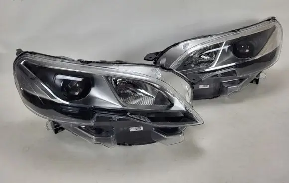 Peugeot Traveller Headlights/headlamps set 
