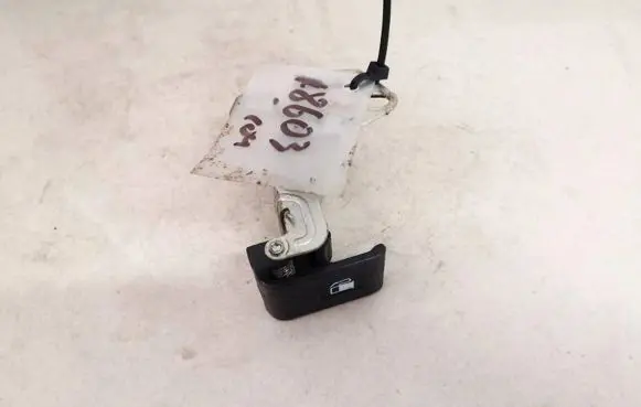 Honda CR-V Fuel tank opening switch 