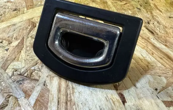 Volkswagen Golf IV Tie down hook / loop 1J0864203B
