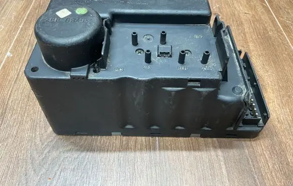 Mercedes-Benz S W140 Central locking vacuum pump 1408001148 1408001148B