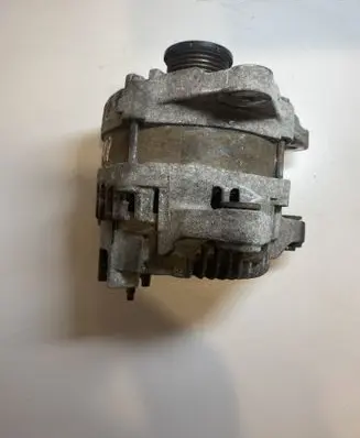Opel Vivaro Generator/alternator 231009096R