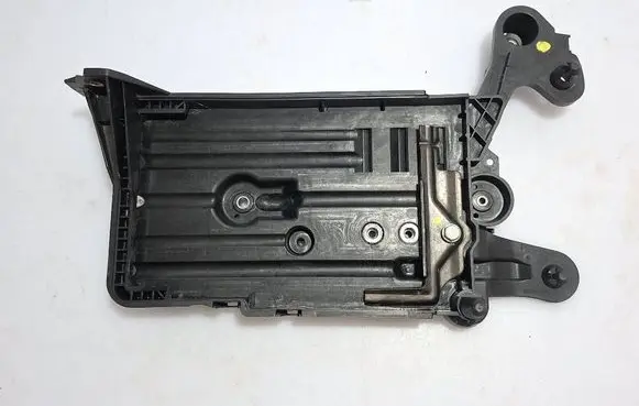 Volkswagen Golf VII Battery tray 5Q0915321H 5Q0915331J