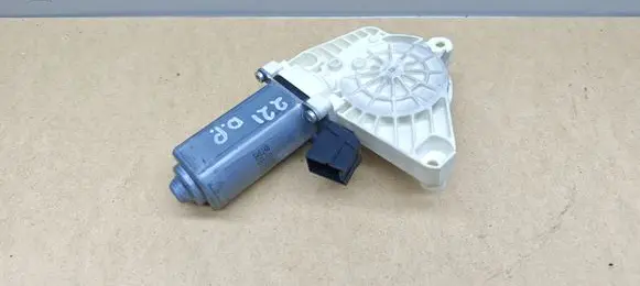 Mercedes-Benz S W221 Front door window regulator motor A2218202842