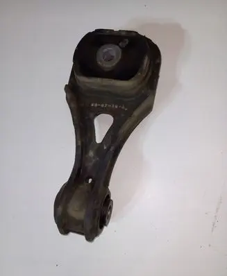 Honda HR-V Engine mounting bracket