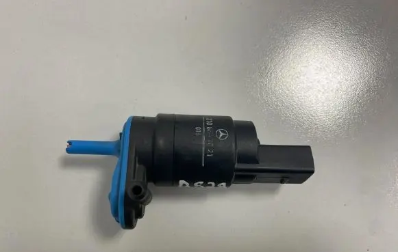 Mercedes-Benz E W210 Windscreen/windshield washer pump 2108691021