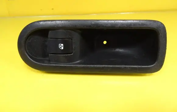 Renault Megane II Electric window control switch 156015540