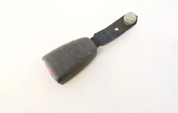 Front seatbelt buckle