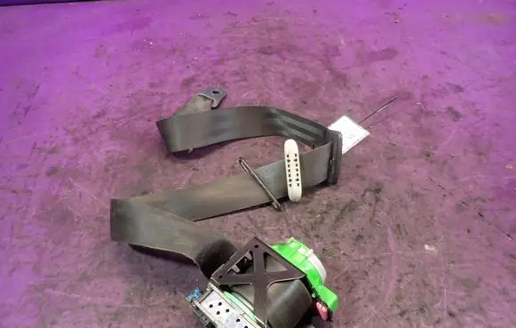 Peugeot Partner Front seatbelt 
