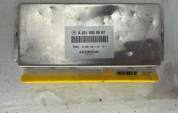 Mercedes-Benz SL R231 Air suspension control unit module (rear) A2319009807 2840831915300