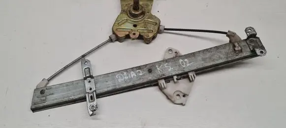 Rear door manual window regulator