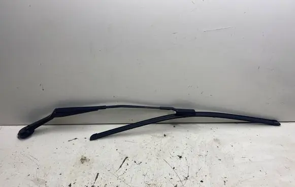 Ford Focus Front wiper blade arm bm5117526bc