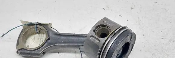 Mercedes-Benz E W211 Piston with connecting rod