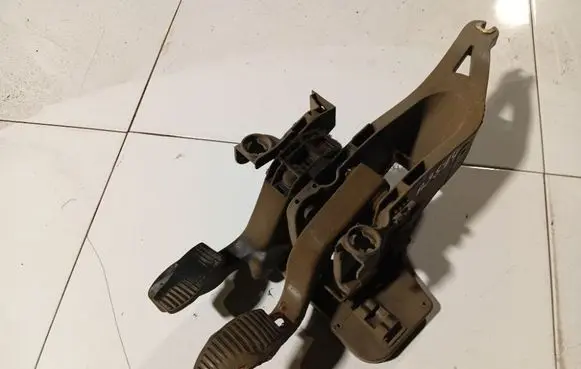 Fiat Punto (188) Brake pedal 