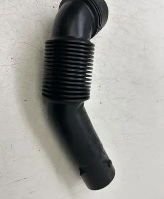 Air intake hose/pipe