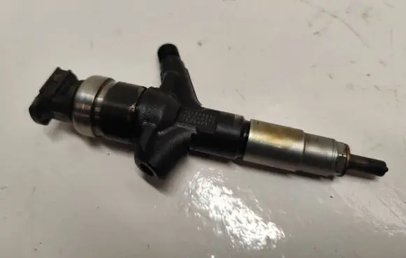 Fuel injector