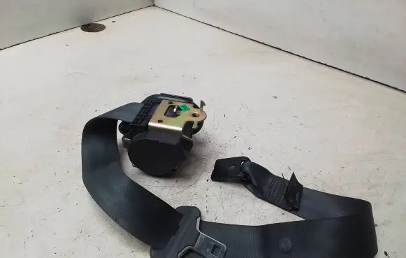 Renault Megane II Front seatbelt B507743