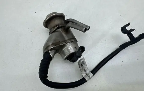 Volkswagen Golf VII AdBlue injector 04L131113P 0444025042