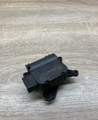 Volkswagen Golf VI Air flap motor/actuator 1K0907511B 0132801341