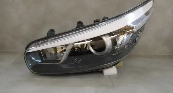 KIA Ceed Headlight/headlamp 92101-A2441