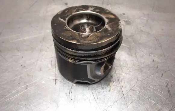 Audi A6 S6 C6 4F Piston 83L57