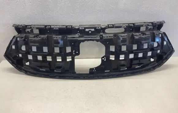 Front bumper upper radiator grill