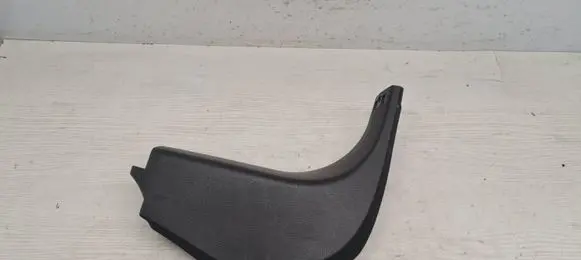 Foot area side trim