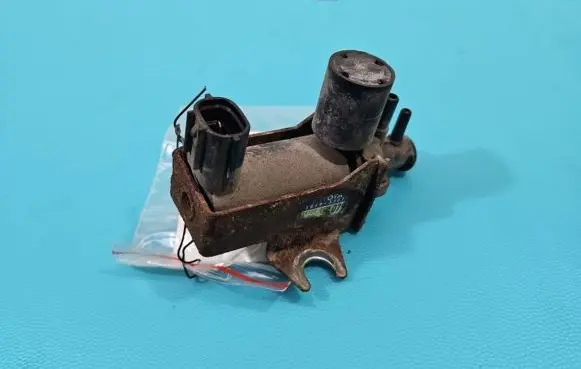 Toyota Yaris Turbo solenoid valve 25819-33010 IMPRK1380283