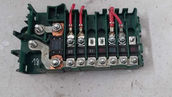 BMW 5 E39 Fuse module 8387541 18490