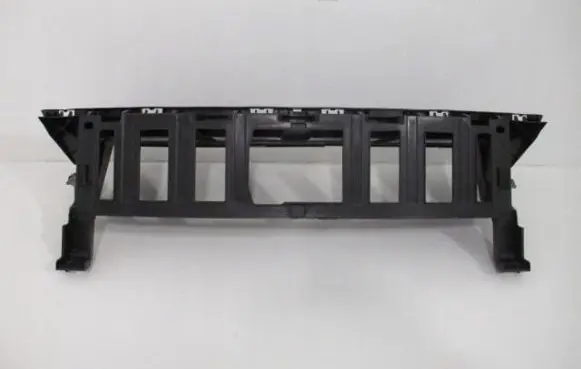 Peugeot 5008 II Front bumper mounting bracket 98106346XT