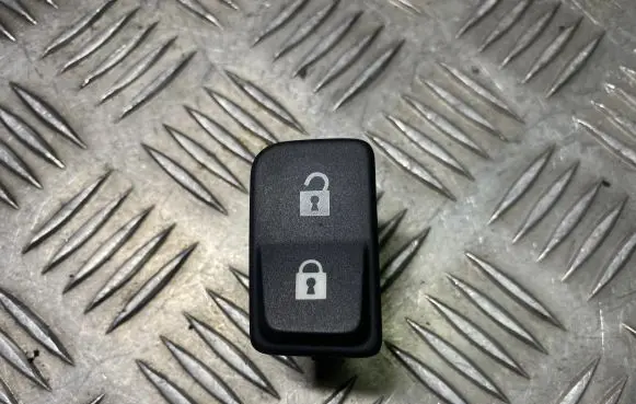 Volvo V50 Central locking switch button 03451500