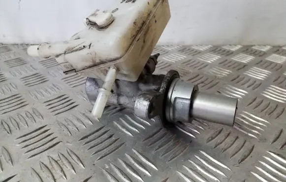 Ford C-MAX II Master brake cylinder 03350854051