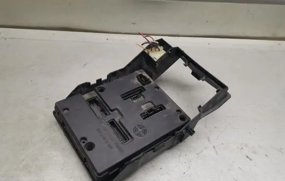 Renault Scenic I Fuse module 7703297929 S108502300C