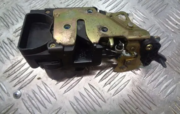 Chevrolet Lacetti Rear door lock