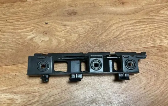 Volkswagen PASSAT B6 Front bumper mounting bracket 3C0807184