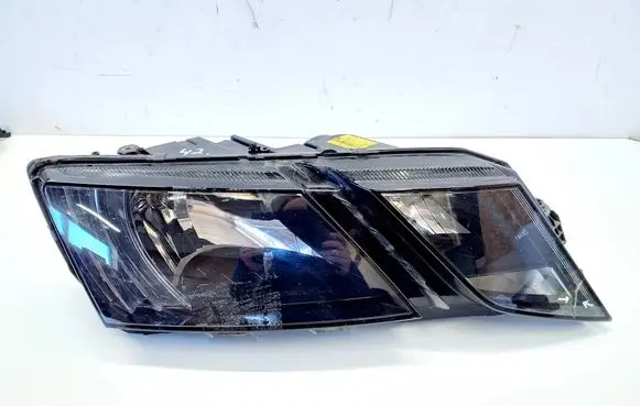 Skoda Octavia Mk3 (5E) Headlight/headlamp 5E1941016C 7PP941597CA