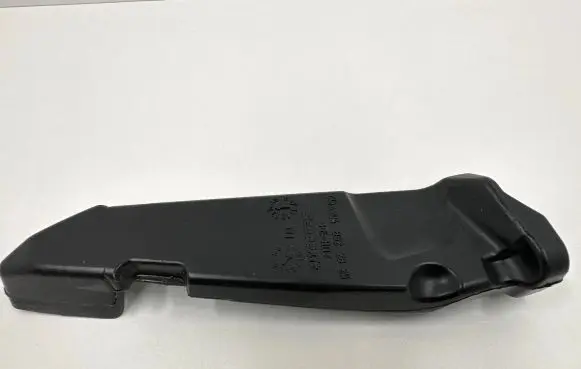 Mercedes-Benz C W204 Rain gutter A2048322825